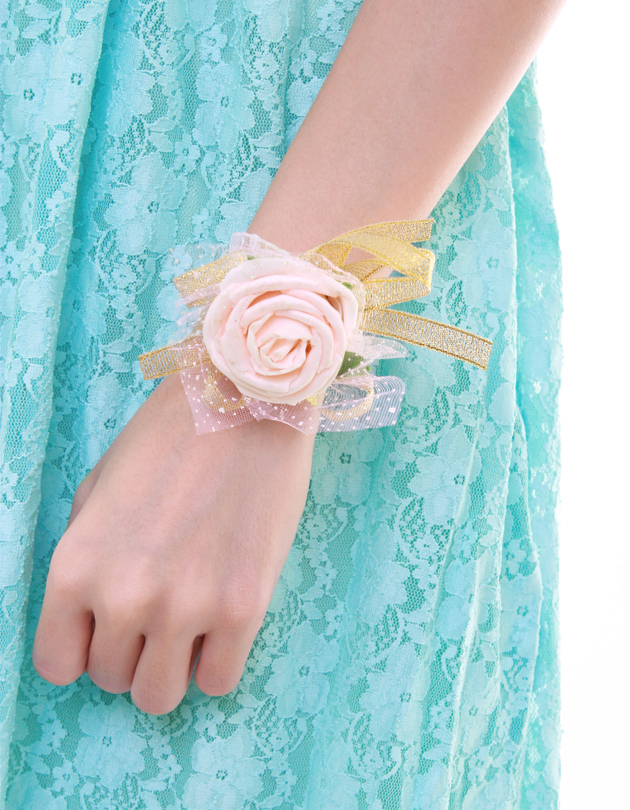 Blossom Bridesmaid Corsage in Vanilla